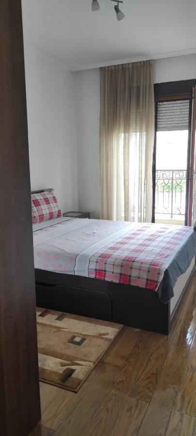 Apartman Tanya Lägenhet Podgorica Exteriör bild